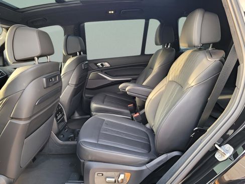 Used 2022 BMW X7 M50i w/ Luxury Seating Package image 7