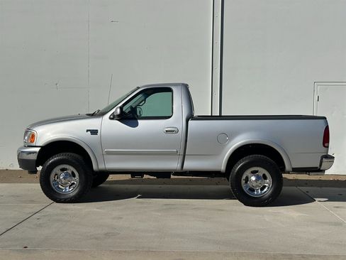 Used 1999 Ford F150 4x4 Regular Cab image 2