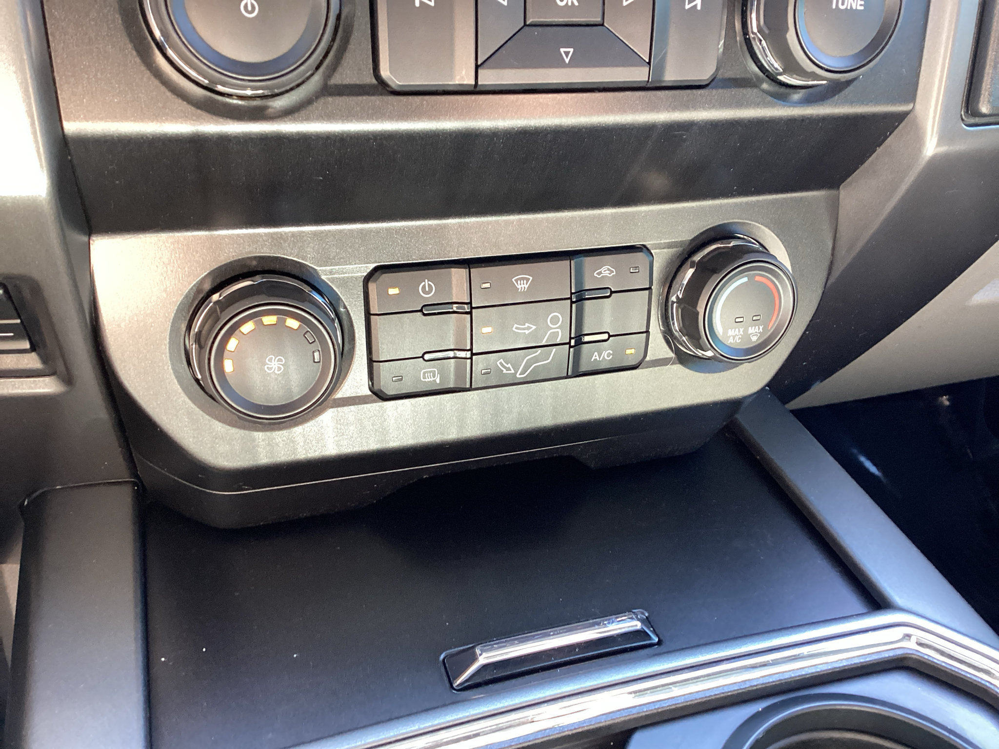 Used 2019 Ford F250 XLT w/ XLT Value Package AWD/4WD image 24