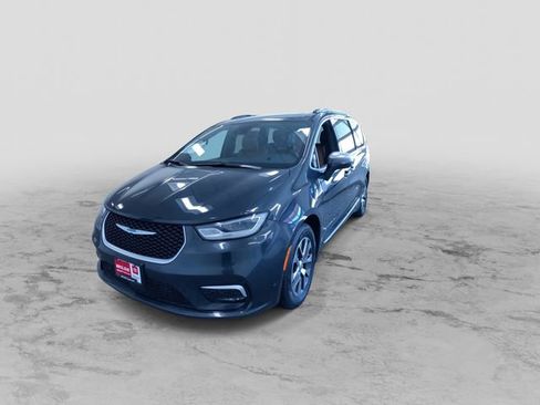 Used 2021 Chrysler Pacifica Pinnacle image 6