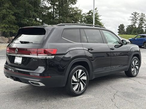 Used 2024 Volkswagen Atlas SE AWD/4WD image 7