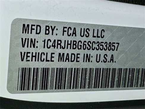 New 2025 Jeep Grand Cherokee Limited w/ Luxury Tech Group II image 17