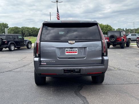 Used 2019 Cadillac Escalade Platinum w/ Escalade Sport Edition AWD/4WD image 6