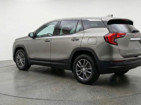 Used 2024 GMC Terrain SLT AWD/4WD image 6