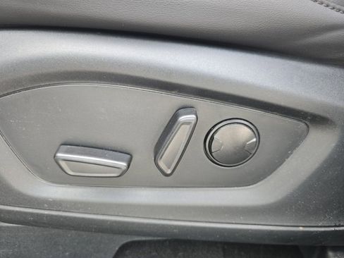 Used 2023 Ford Explorer XLT w/ Equipment Group 202A image 18