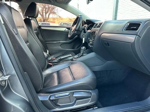 Used 2018 Volkswagen Jetta Wolfsburg Edition image 17