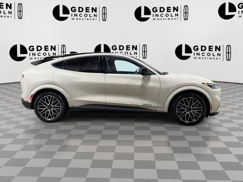 Used 2025 Ford Mustang Mach-E Premium image 9