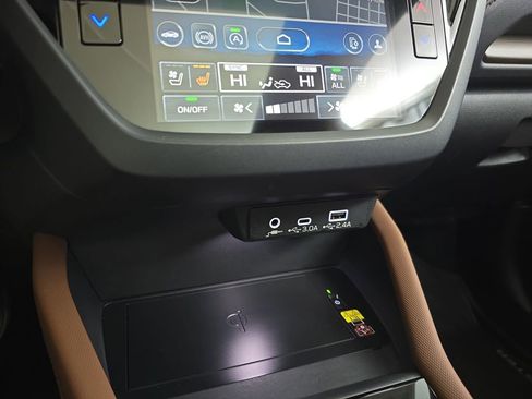 Used 2025 Subaru Forester Touring image 27