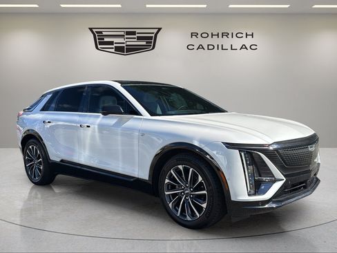 Certified 2024 Cadillac Lyriq Sport AWD/4WD image 3