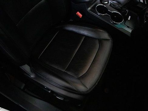 Used 2017 Ford Explorer XLT w/ Equipment Group 202A image 18