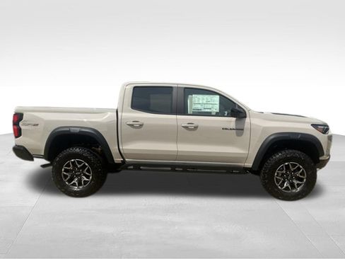 New 2026 Chevrolet Colorado ZR2 w/ Technology Package AWD/4WD image 6