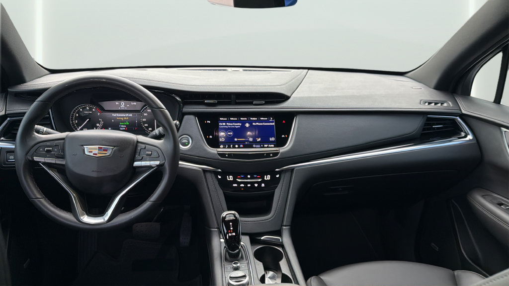 Used 2024 Cadillac XT6 Luxury FWD image 24