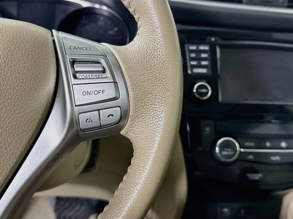 Used 2015 Nissan Rogue SL w/ SL Premium Package FWD image 23