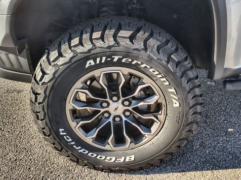 Used 2019 Chevrolet Colorado ZR2 image 30