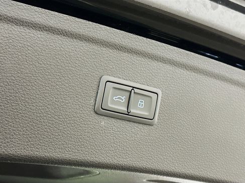 Used 2022 Audi Q5 2.0T Premium w/ Convenience Package image 32