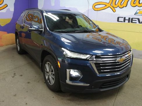 Used 2023 Chevrolet Traverse LT AWD/4WD image 2