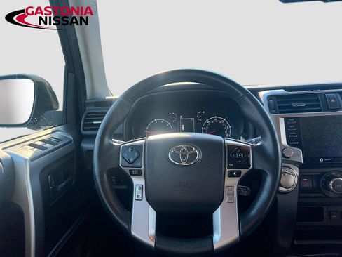 Used 2022 Toyota 4Runner SR5 image 29
