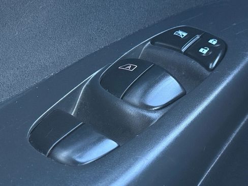 Used 2014 Nissan Sentra SR w/ SR Driver Package FWD image 23