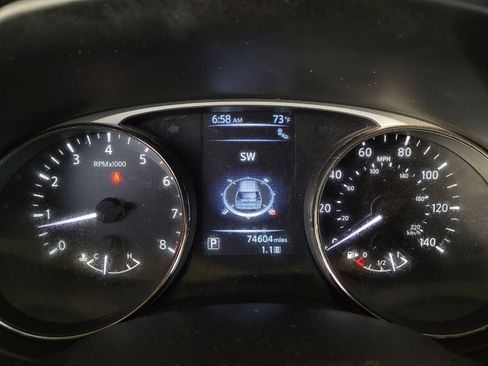 Used 2016 Nissan Rogue SV w/ SV Premium Package image 23