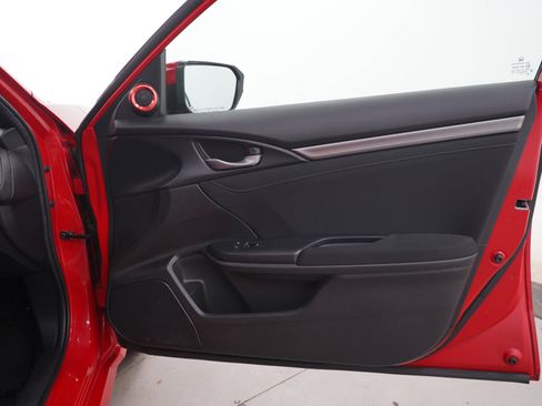 Used 2018 Honda Civic EX image 9