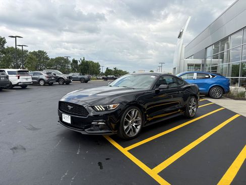 Used 2017 Ford Mustang Premium RWD image 3