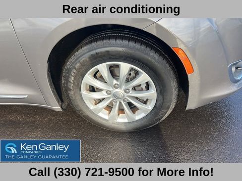 Used 2018 Chrysler Pacifica Touring-L image 21