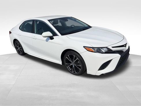 Used 2020 Toyota Camry SE FWD image 7