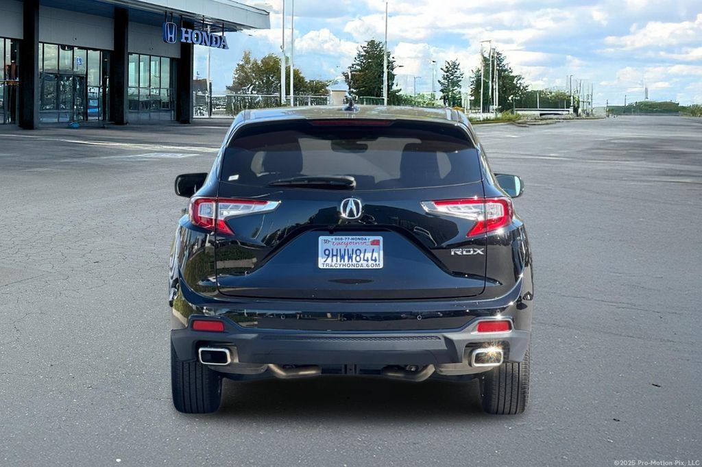Used 2023 Acura RDX w/ Technology Package FWD image 8