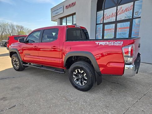Used 2022 Toyota Tacoma TRD Sport AWD/4WD image 6
