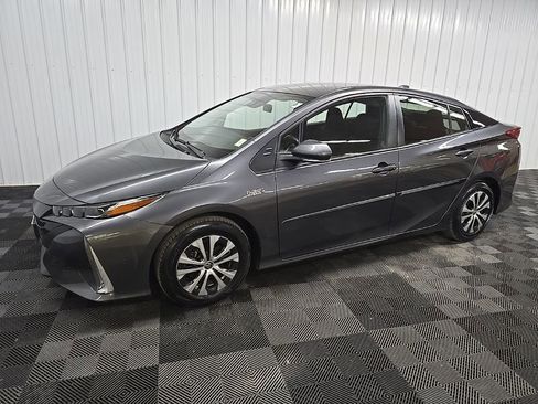 Used 2021 Toyota Prius Prime LE image 6