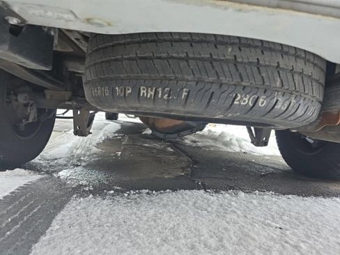 Used 2015 Ford Transit 250 130 Medium Roof image 11