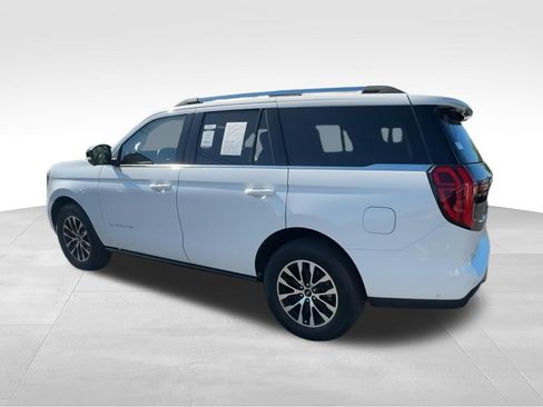 Used 2025 Ford Expedition Platinum AWD/4WD image 6