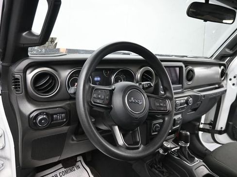 Used 2022 Jeep Wrangler Unlimited Sport AWD/4WD image 9