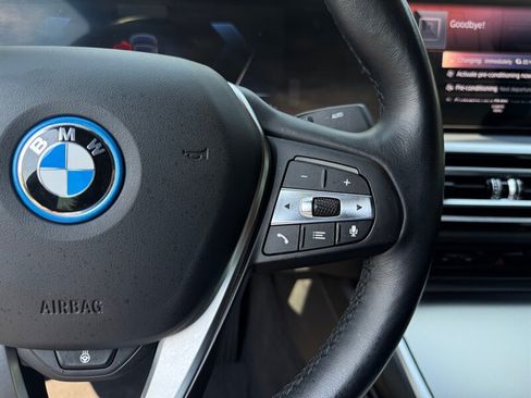 Used 2023 BMW i4 eDrive35 RWD image 16