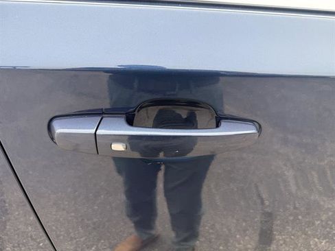 Used 2023 Chevrolet Traverse LS w/ Safety Package image 15