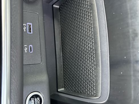 Used 2023 Nissan Rogue S AWD/4WD image 32