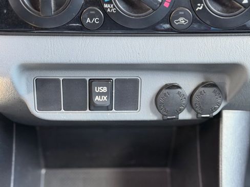 Used 2015 Toyota Tacoma 4x4 Access Cab V6 w/ SR5 Package image 11