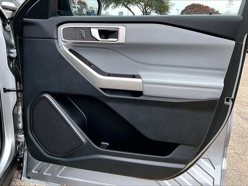 Certified 2022 Ford Explorer XLT w/ Equipment Group 202A image 23