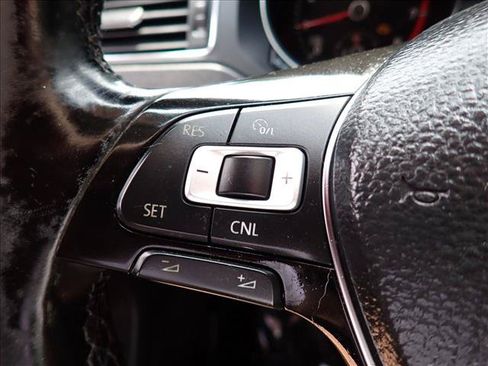 Used 2017 Volkswagen Jetta SE FWD image 20