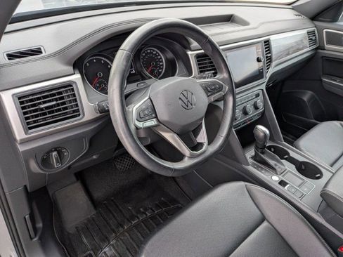 Used 2020 Volkswagen Atlas Cross Sport SE FWD image 14