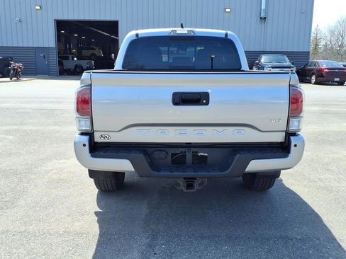Used 2023 Toyota Tacoma TRD Sport w/ Technology Package AWD/4WD image 6