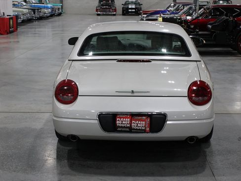 Used 2005 Ford Thunderbird 50th Anniversary RWD image 15