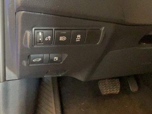 Certified 2023 Toyota Corolla Cross AWD Hybrid w/ Convenience Package image 18