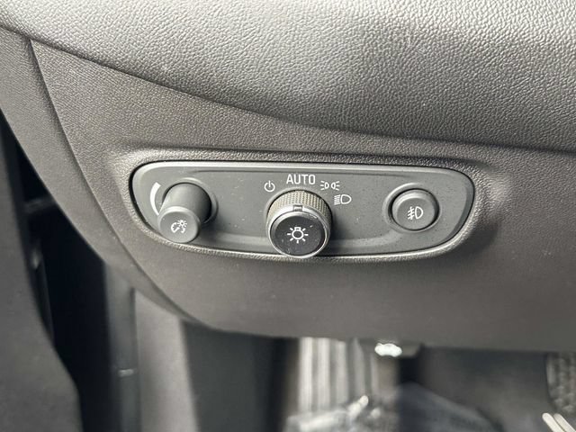 Used 2021 Chevrolet Equinox LT FWD image 14