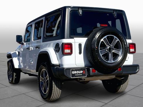 Used 2023 Jeep Wrangler Sahara image 11