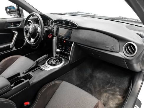 Used 2020 Toyota 86 RWD image 10