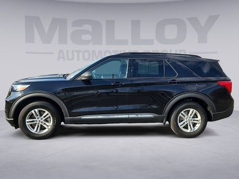 Used 2020 Ford Explorer XLT image 2