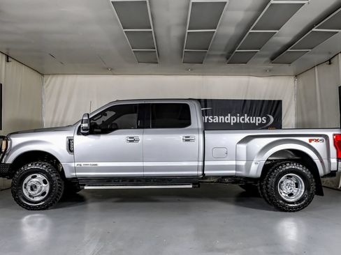 Used 2022 Ford F350 Lariat w/ Lariat Ultimate Package AWD/4WD image 11