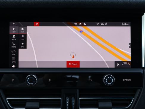 Certified 2023 Porsche Macan AWD/4WD image 18