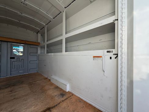 Used 2023 Ford E-350 and Econoline 350 Super Duty w/ Power Windows & Locks Group image 15